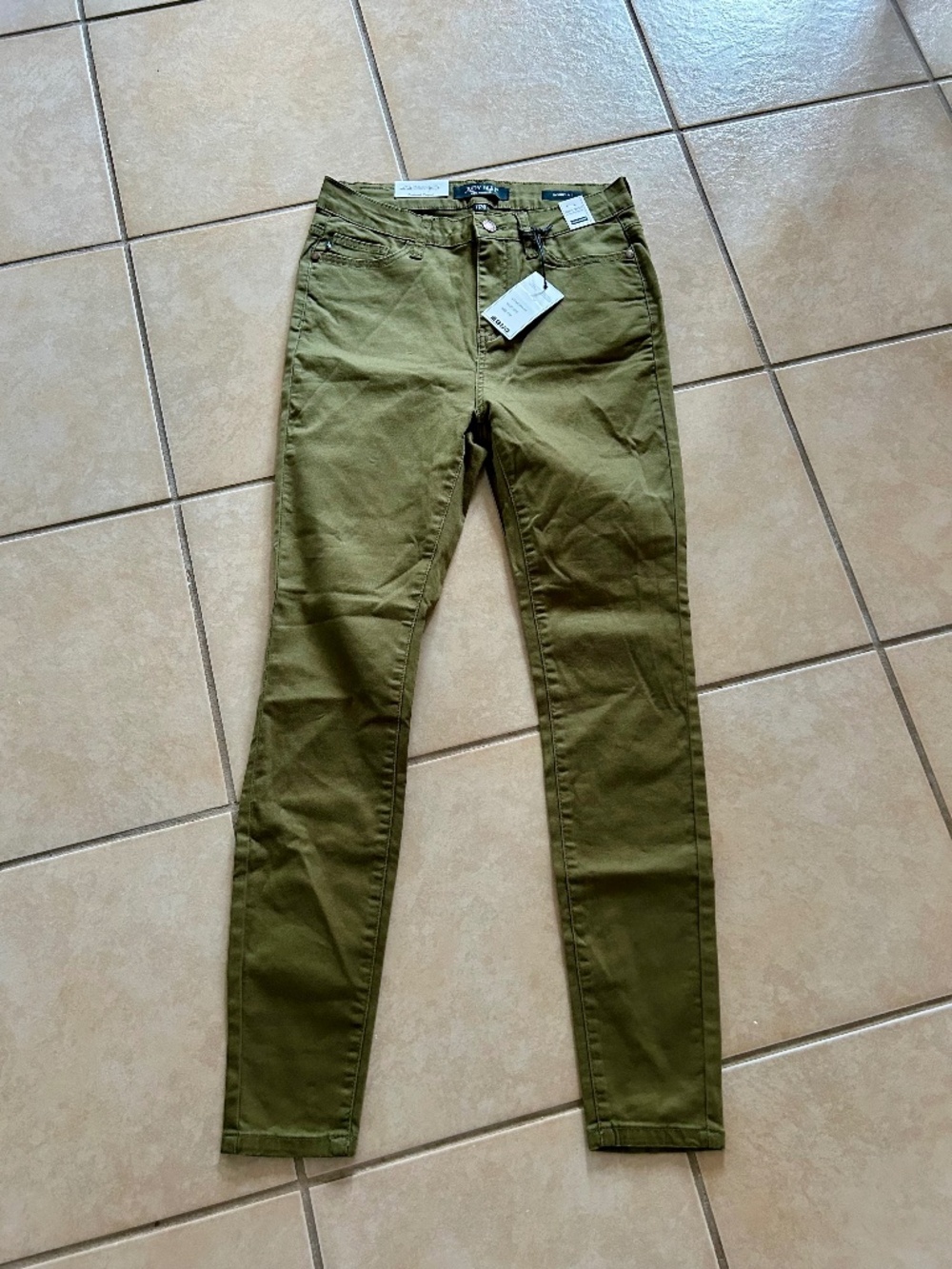 Olive Green NEW Skinny High Rise Judy Blue Jeans Sz 7/28